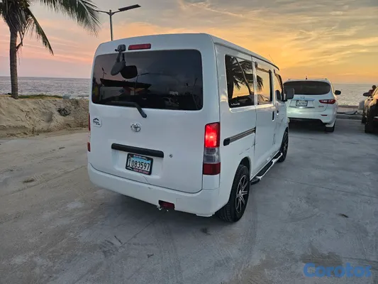 jeepetas y camionetas - Toyota townace nítida  3