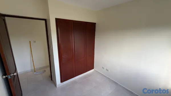 apartamentos - Apartamento en venta en Los Prados, Santiago | 3 hab. y 2 parqueos
2 baños.  13