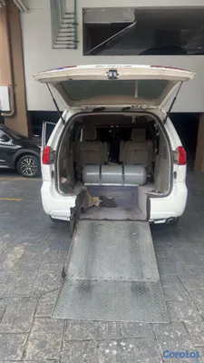 jeepetas y camionetas - Toyota Sienna equipada con gas natural, rampa para persona con discapacidad  5
