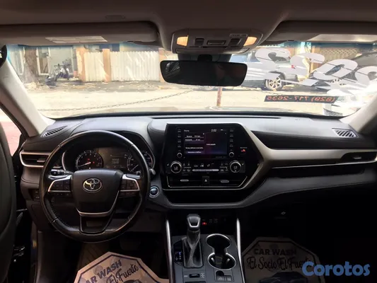 jeepetas y camionetas - Toyota Highlander 2022 XLE 8