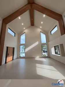 En Alquiler Espaciosa Villa de 4 Habitaciones más 