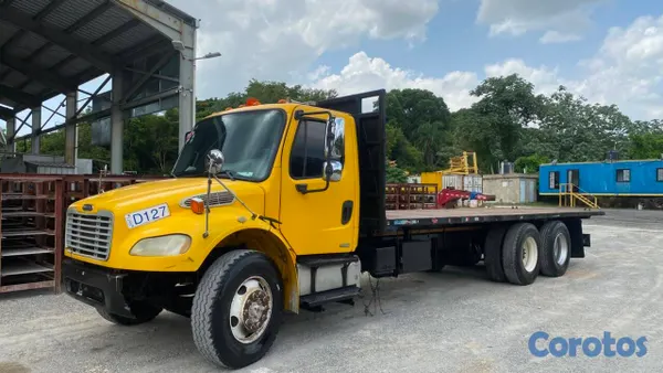 camiones y vehiculos pesados - Vendo Freightliner M2 106 8