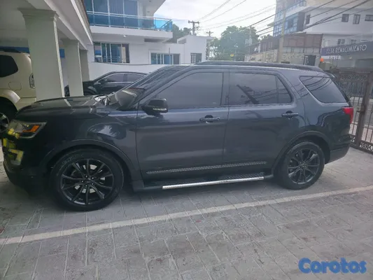 jeepetas y camionetas - Ford Explorer XLT 2017 4WD 3.5L Techo Panorámico  5