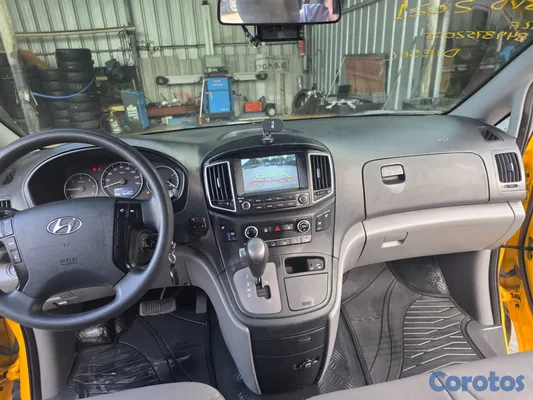 jeepetas y camionetas - HYUNDAI GRAND STAREX 2021 RECIEN IMPORTADA ESTA EN 8