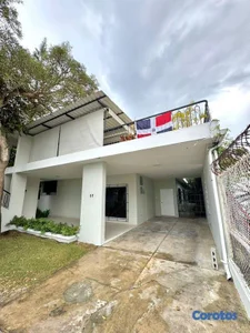 Casa comercial de 280mt2 en alquiler en Viejo Arro