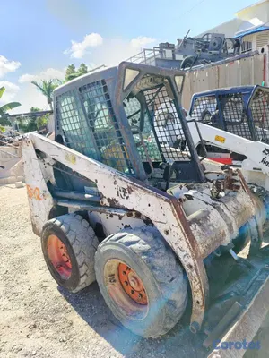 camiones y vehiculos pesados - Minicargador Bobcat S130 2