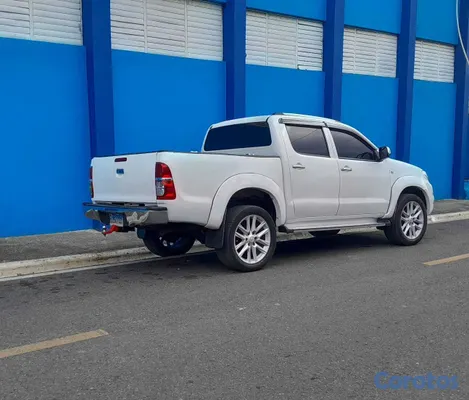 jeepetas y camionetas - TOYOTA HILUX 2008 | 3.0 DIÉSEL | 4x4 | AUTOMÁTICA 4