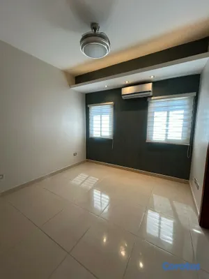 apartamentos - 🏙️✨ Apartamento en Alquiler – Evaristo Morales, Sa 4