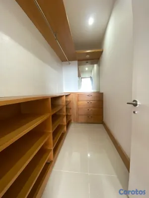apartamentos - Piso alto de con La Línea blanca en La Esmeralda, Santiago. 12