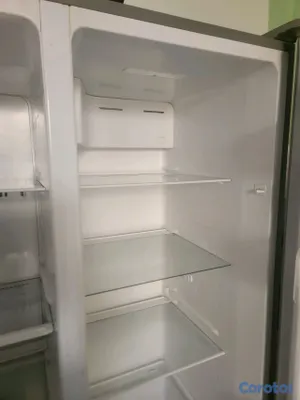 electrodomesticos - Nevera de dos puertas Frigidaire. 8