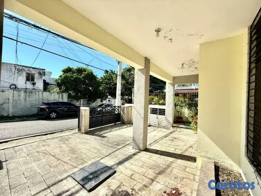 casas - Casa en Venta – Dos Niveles en Miramar 3