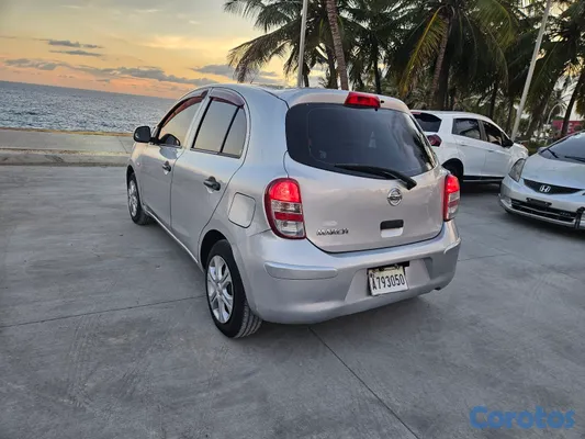 carros - Nissan march 2013  7