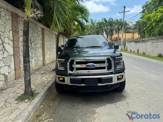 jeepetas y camionetas - Ford F-150 SuperCrew 4x4 — Motor 5.0L V8 Coyote 2015 Guard Metallic 7