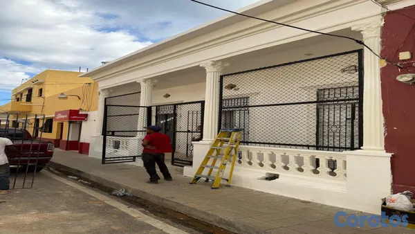 casas - En Venta Casa mejora para Reformar Zona Colonial 8