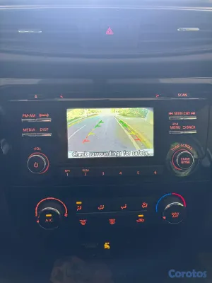 jeepetas y camionetas - Nissan Rogue SV AWD 2017 en Excelente Condición 9