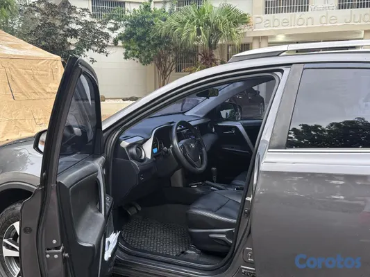 jeepetas y camionetas - Rav4 2017 unico dueno en excelentes condiciones 2