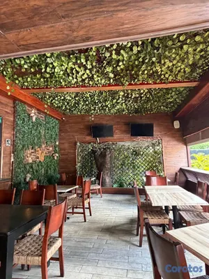 oficinas y locales comerciales - Local en Alquiler / Mirador Norte 8