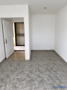 Se alquila apartamento de 2H ubicado en el DN