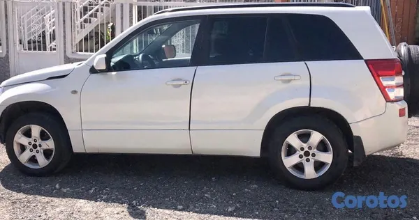 jeepetas y camionetas - Vendo Suzuki Grand Vitara 2006 5