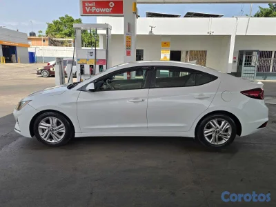 OFERTA! HYUNDAI ELANTRA 2019 CLEAN CARFAX 