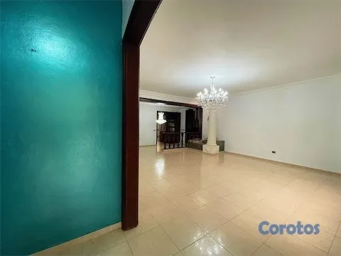 casas - Amplia casa de ventas  con Patio Piscina Jacuzzi en Gurabo Santiago 2