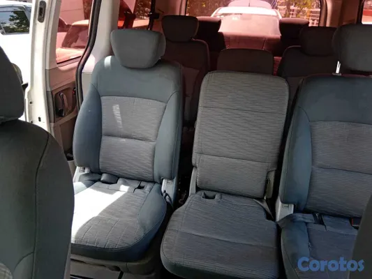 jeepetas y camionetas - Hyundai H1 2016 blanca 12
