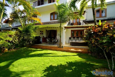 Lujoso Apartamento Triplex Frente al Mar de Playa Ballenas.