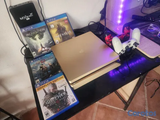 consolas y videojuegos - Ps4 Slim Edición Oro 1Tb/4 Juegos Físicos/2 Contro 2