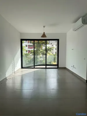 apartamentos - Alquiler apartamento Moderno / Amplio Balcón  2