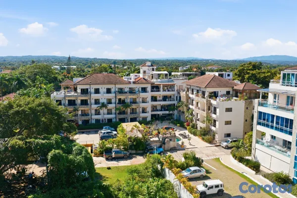 apartamentos - SALE BY OWNER | FULLY TURNKEY 2BR/2BA CONDO AT GRA 16