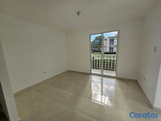 casas - Vendo cómodo casa duplex con patio de dos niveles en Colinas del viento 3