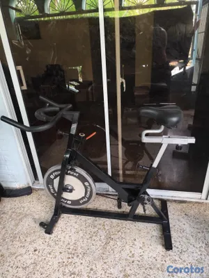 Artículos Deportivos - bicicleta estacionaria con ajuste de fuerza  3