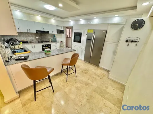 apartamentos - vendo los cacicazgos piso 7 cuatro habitaciones 3.5 baños dos parqueos estudio  8