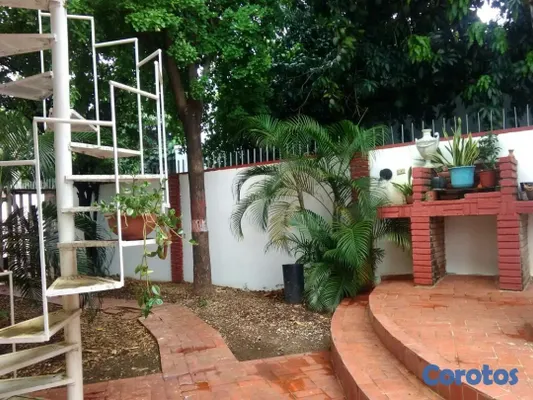 casas - Casa 450m2 en Av. Independencia 2 Pisos 3 Habitaciones 3 Baños ideal para proyet 8