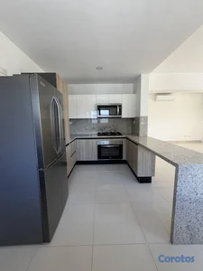 Apartamento de 3 habitaciones en alquiler en Bella