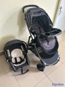 Vendo coche junto al car seat y la base 