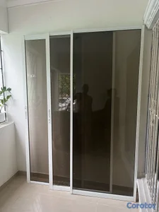 puerta corrediza con marco y riel