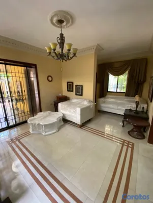 casas - CASA EN VENTA EN AV. LOS BEISBOLISTAS  3