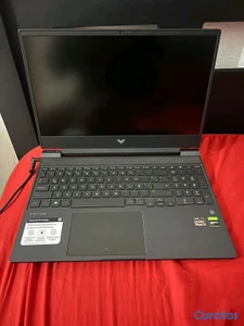 VENDO LAPTOP HP VICTUS 15 PRÁCTICAMENTE NUEVA OJO LEER 👇🏽