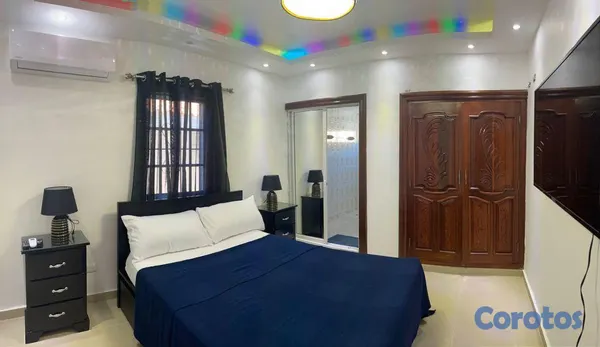 casas - Ven y disfruta el lujo de esta exquisita casa,  próximo a Av.España  2