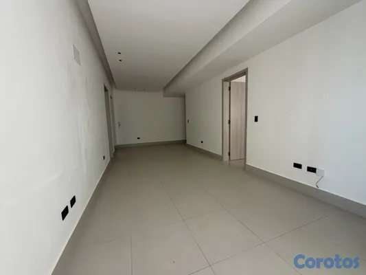 apartamentos - alquiló Evaristo Morales piso 3 dos habitaciones 2.5 baños dos parqueos balcón  12