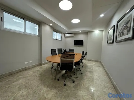 apartamentos - Alquilo amplio apartamento con Línea Blanca en La  8