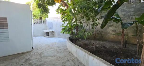casas - 🏡 Casa de 3 Habitaciones con Patio y Jardín | Av. Los Beisbolistas | 2 Baños 7