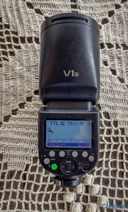 Flash Godox V1 y Kit de Accesorios