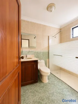 apartamentos - OFERTA! Venta de Apartamento Amplio en Renacimient 6