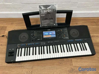 Yamaha PSR-SX900 Arranger Workstation Keyboard