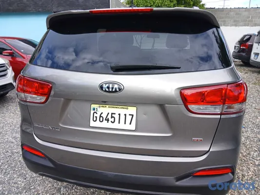 jeepetas y camionetas - JEEPETA KIA SORENTO 2017 GRIS AMERICANA, UN SOLO D 2