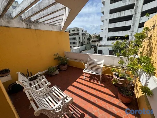 casas - vendo casa de tres niveles Evaristo Morales tres habitaciones tres baños terraza 7