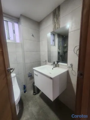 apartamentos - vendo zona universitaria dos habitaciones 2.5 baños dos parqueos área de lavado  13
