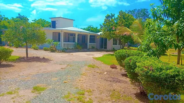 casas vacacionales y villas - 🏡🔥 ¡OPORTUNIDAD ÚNICA EN JUAN DOLIO H3! CASA EN VENTA CON AMPLIO TERRENO Y Tít 7